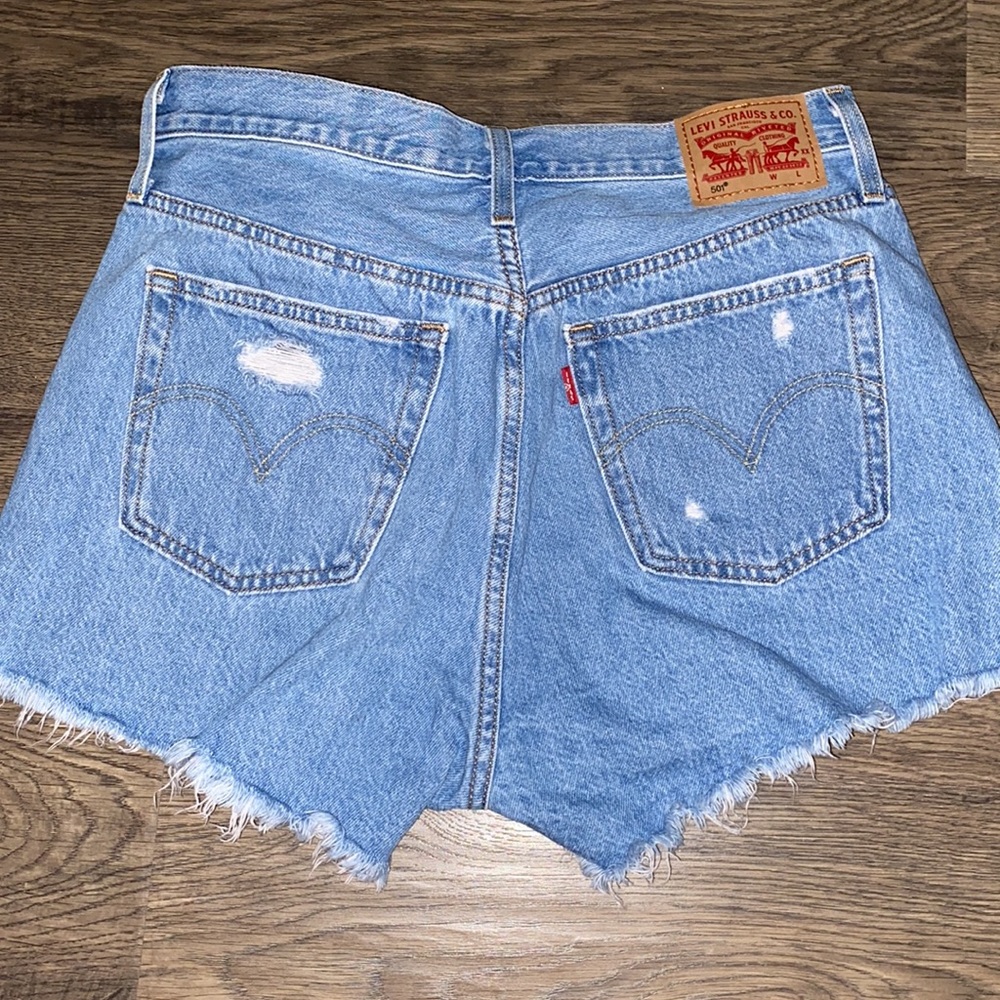 LEVIS HIGH RISE SHORTS - Picture 2 of 2
